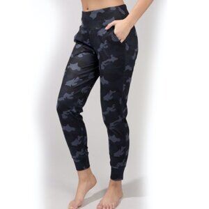 Yogalicious Lux Leggings,‎ Size Small, Black & Gray Camo Elastic Waist Pockets